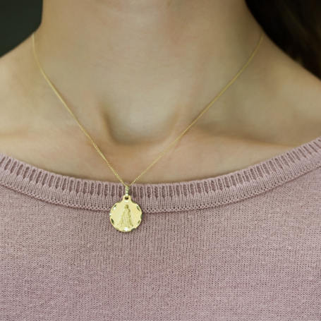 Medalla Virgen de los Desamparados Labrada Oro 18k